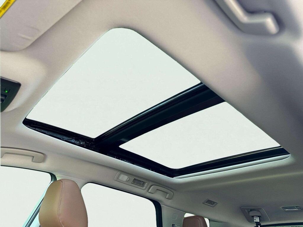 2025 Nissan Pathfinder Platinum w/Captain&apos;s Chairs Package San Clemente CA