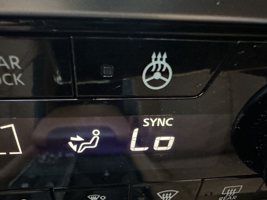 2025 Nissan Pathfinder Platinum w/Captain&apos;s Chairs Package San Clemente CA