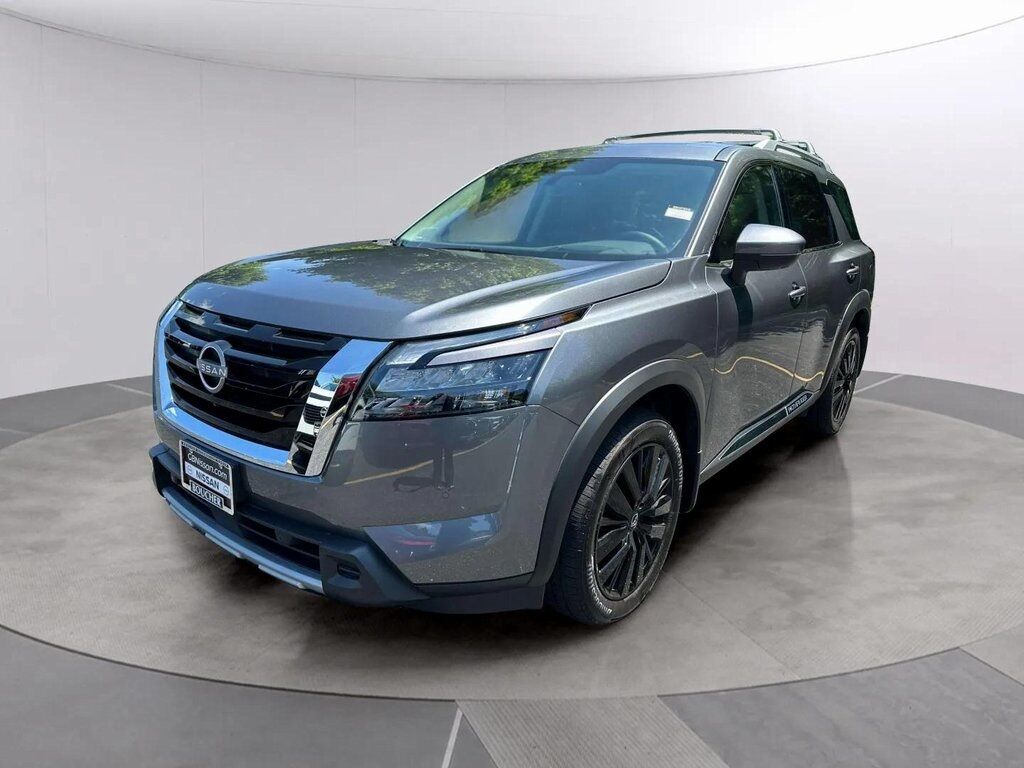 2025 Nissan Pathfinder Platinum w/Captain&apos;s Chairs Package San Clemente CA