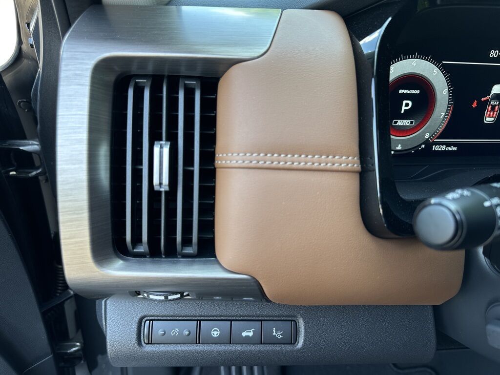 2025 Nissan Pathfinder Platinum w/Captain&apos;s Chairs Package San Clemente CA