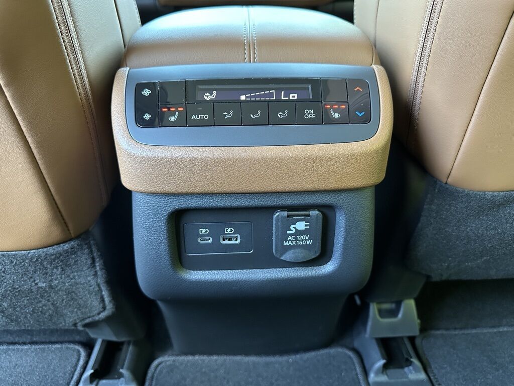 2025 Nissan Pathfinder Platinum w/Captain&apos;s Chairs Package San Clemente CA