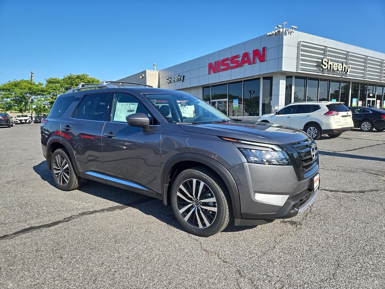 2025 Nissan Pathfinder Platinum