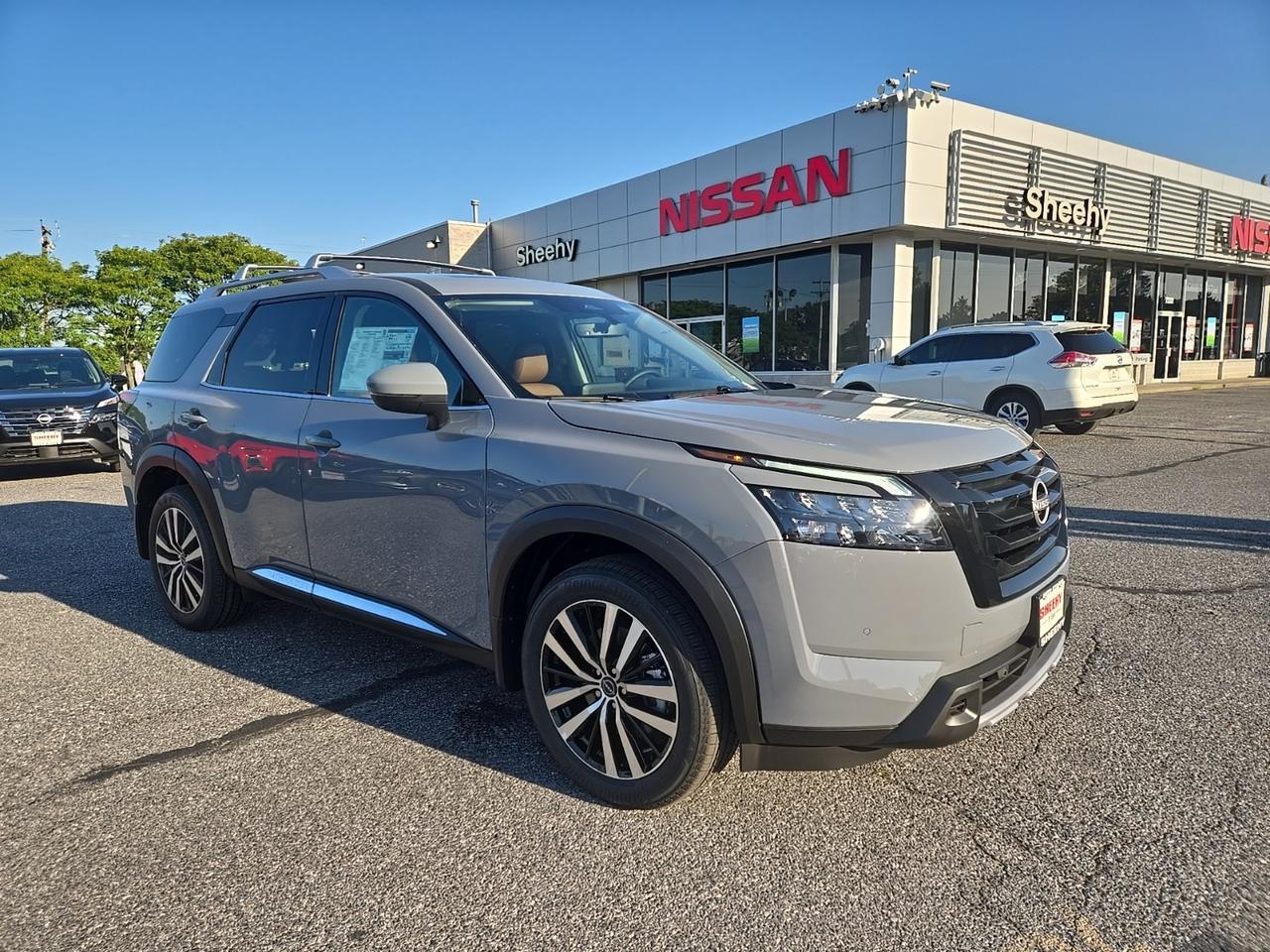 2025 Nissan Pathfinder Platinum