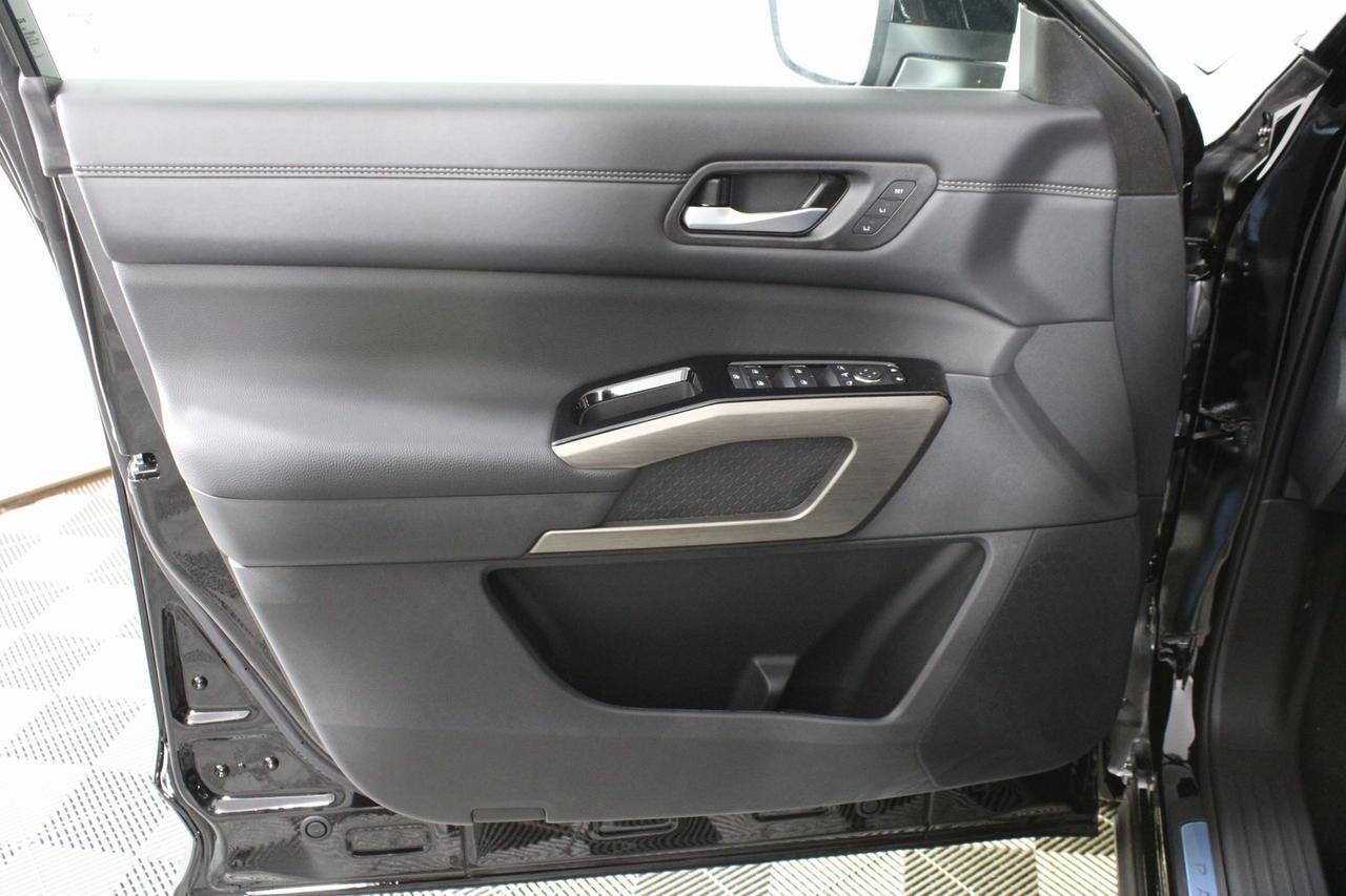 2025 Nissan Pathfinder Platinum Manassas VA