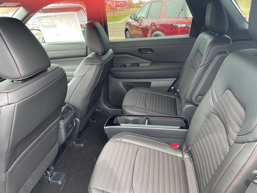 2025 Nissan Pathfinder Rock Creek 4WD Duluth MN