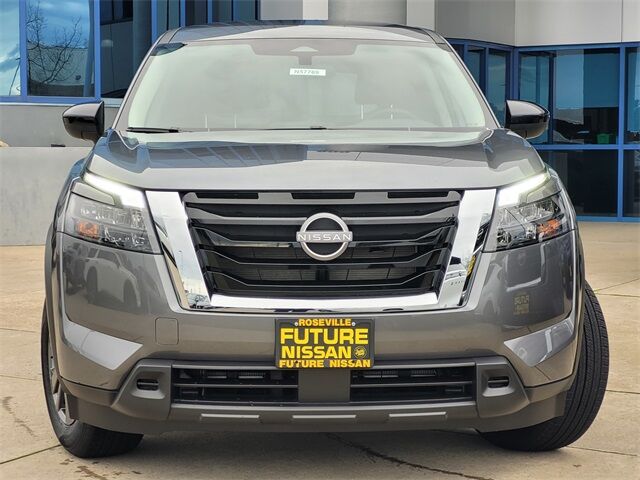 2025 Nissan Pathfinder S