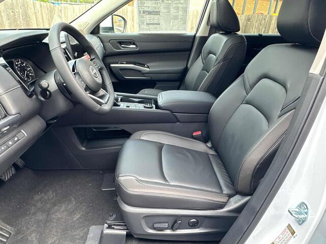 2025 Nissan Pathfinder SL Glendale Heights IL
