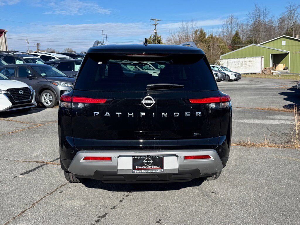 2025 Nissan Pathfinder SL photo 3