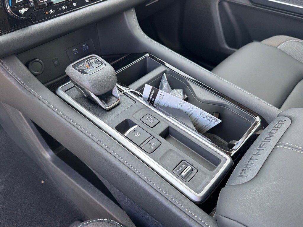 2025 Nissan Pathfinder SL Johnson City TN