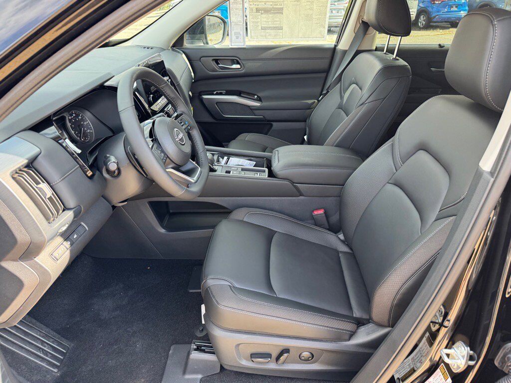 2025 Nissan Pathfinder SL Johnson City TN