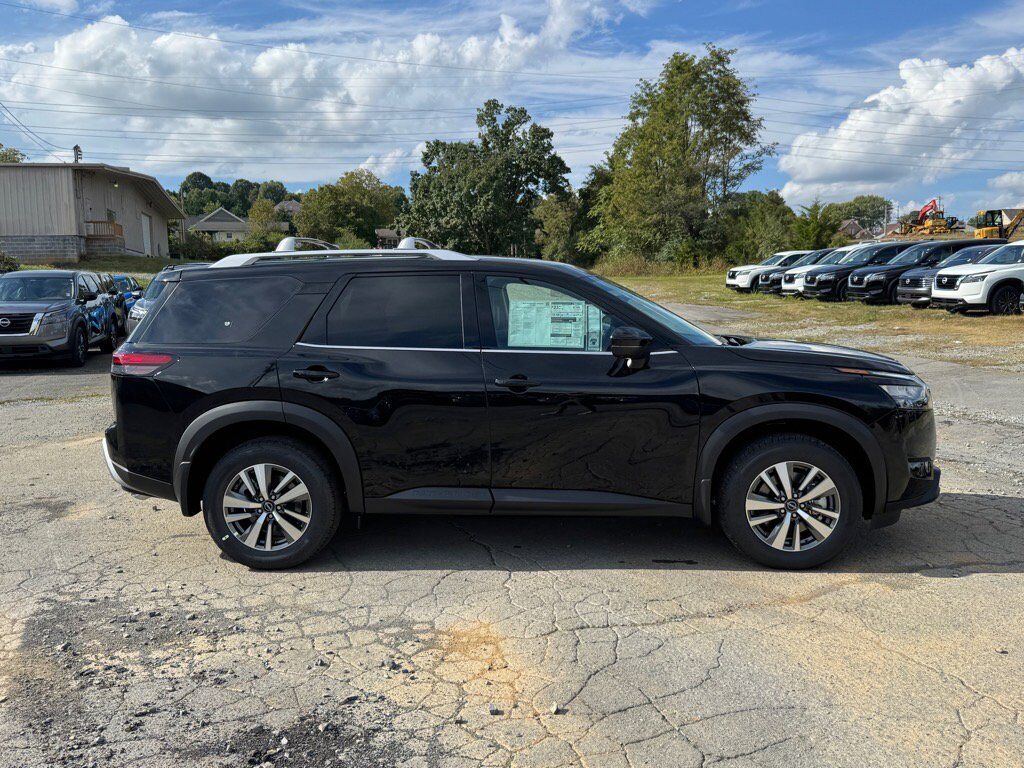 2025 Nissan Pathfinder SL Johnson City TN