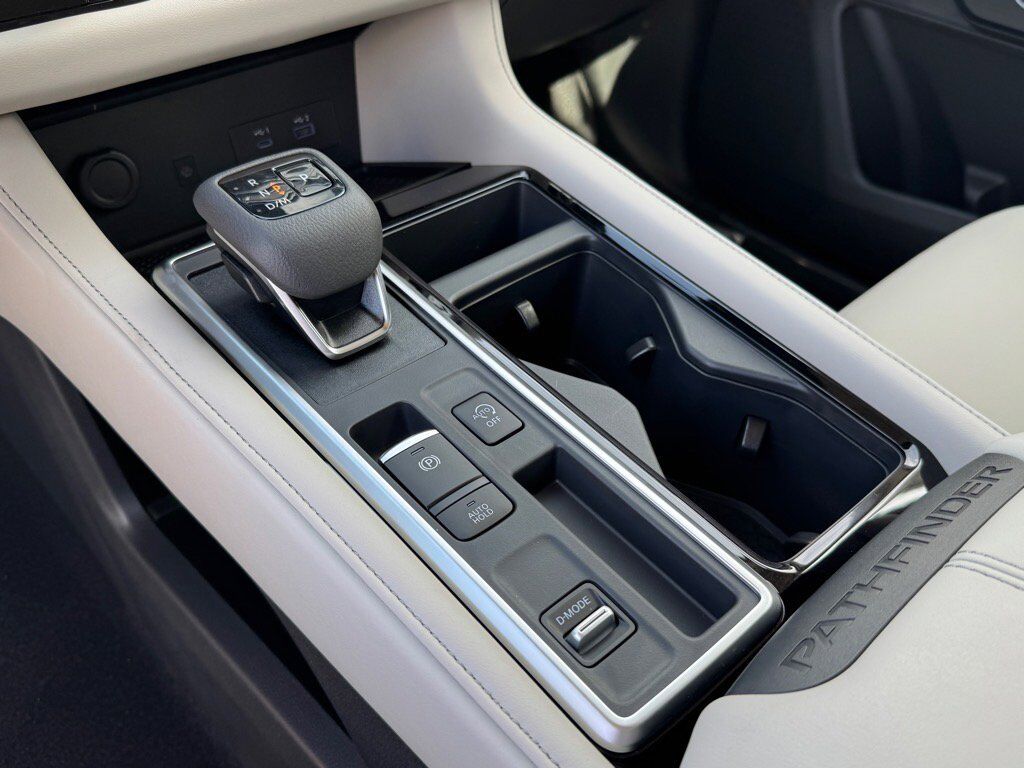 2025 Nissan Pathfinder SL Johnson City TN