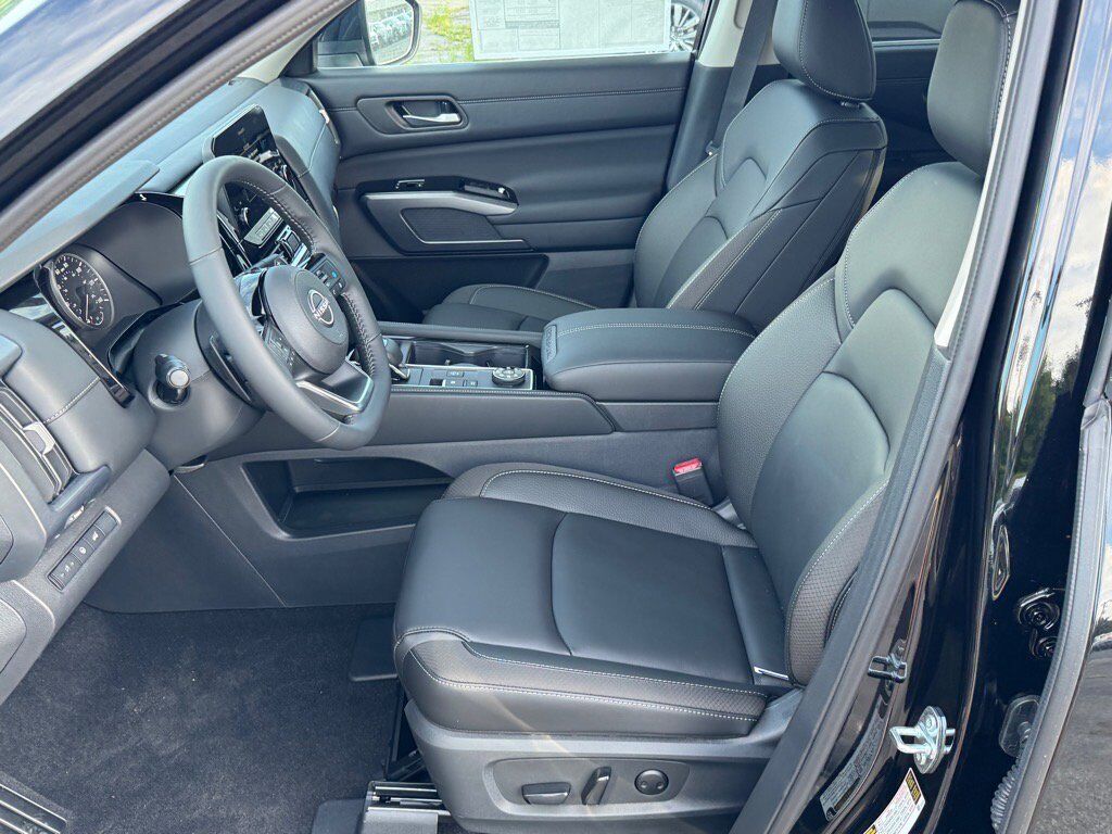 2025 Nissan Pathfinder SL Johnson City TN