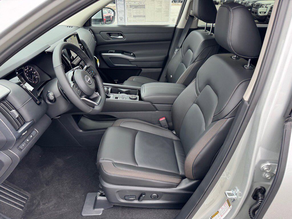 2025 Nissan Pathfinder SL Johnson City TN