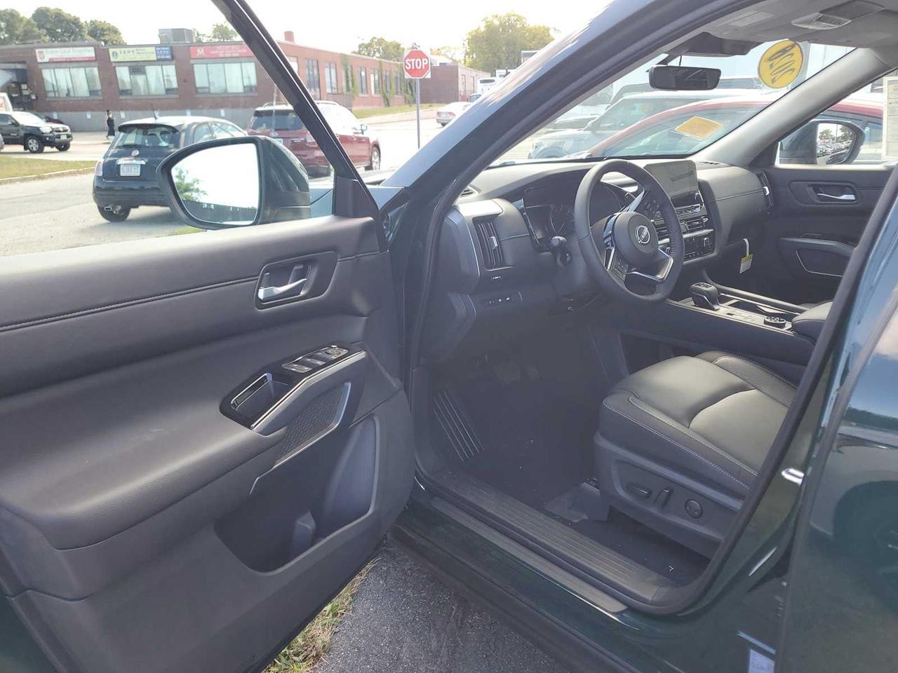 2025 Nissan Pathfinder SL Medford MA