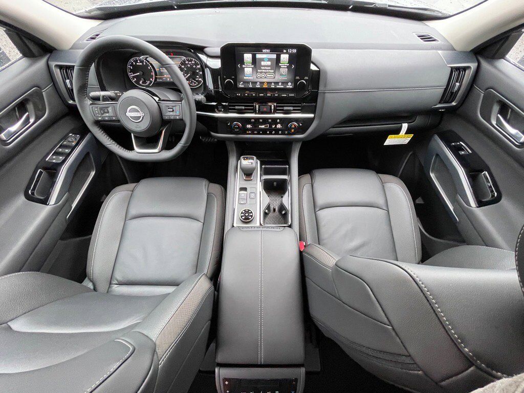 2025 Nissan Pathfinder SL Oak Ridge TN