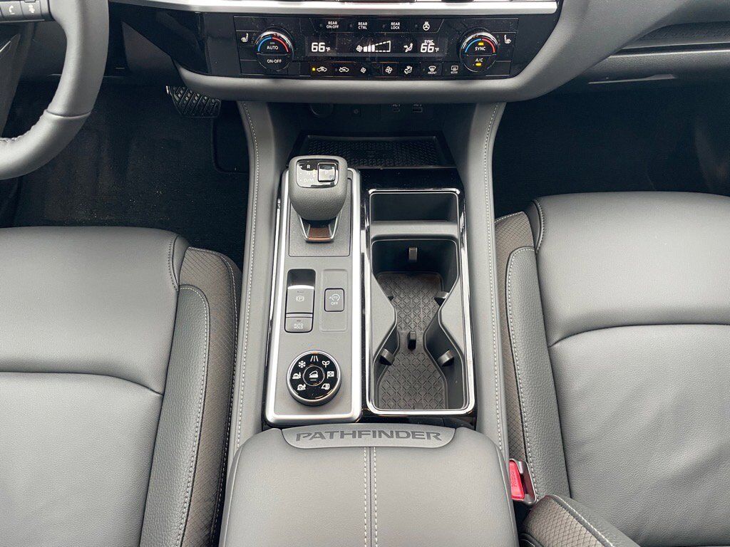 2025 Nissan Pathfinder SL Oak Ridge TN