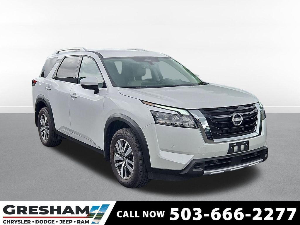 2025 Nissan Pathfinder SL