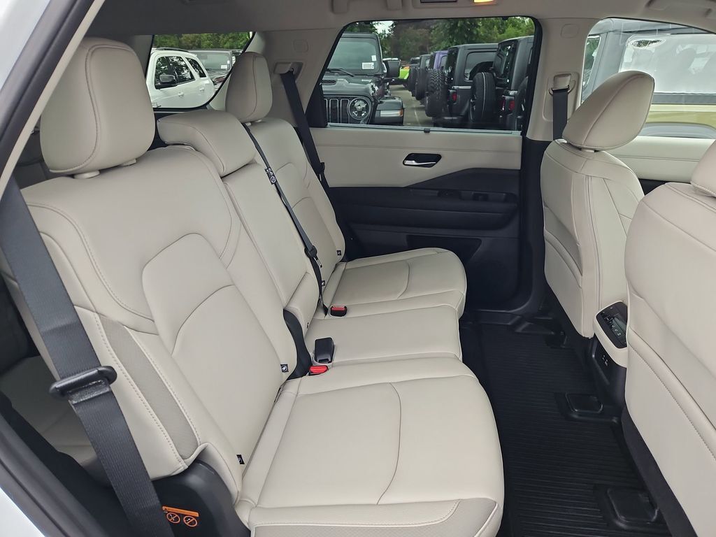 2025 Nissan Pathfinder SL Gresham OR
