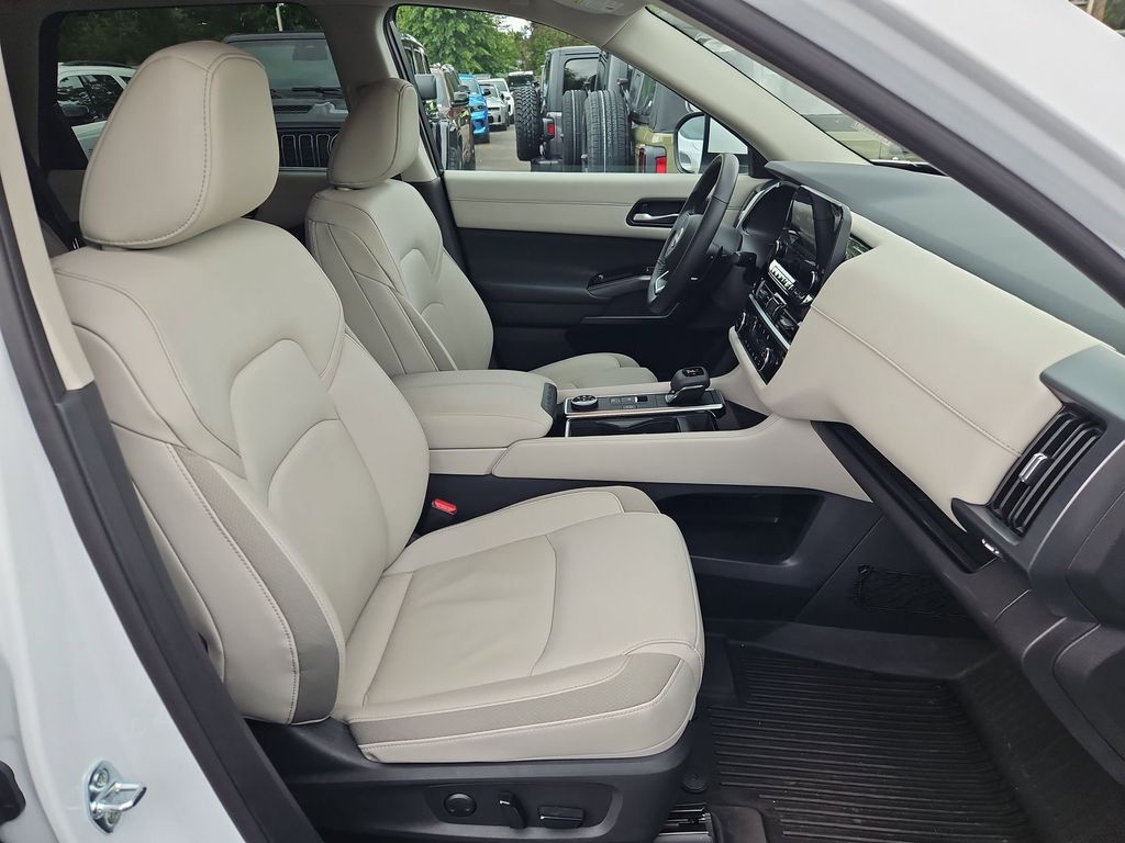 2025 Nissan Pathfinder SL Gresham OR