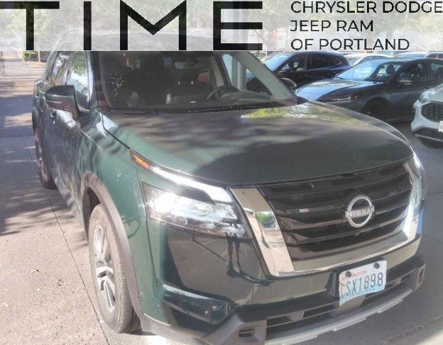 2025 Nissan Pathfinder SL