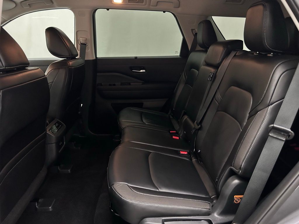 2025 Nissan Pathfinder SL Portland OR