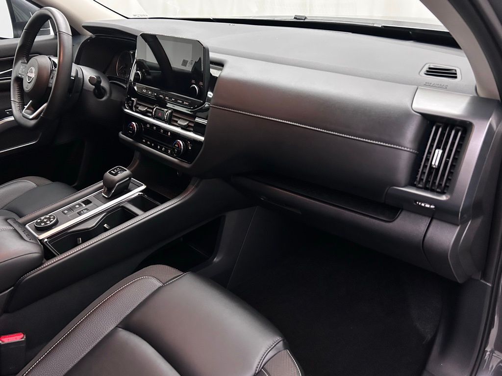 2025 Nissan Pathfinder SL Portland OR