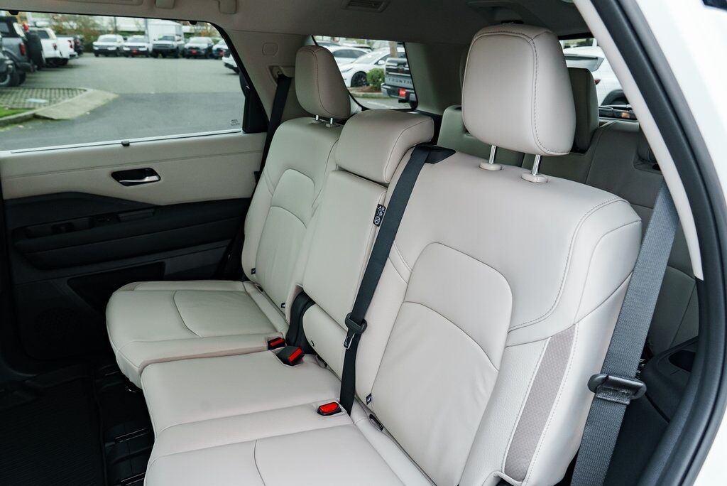 2025 Nissan Pathfinder SL Beaverton OR