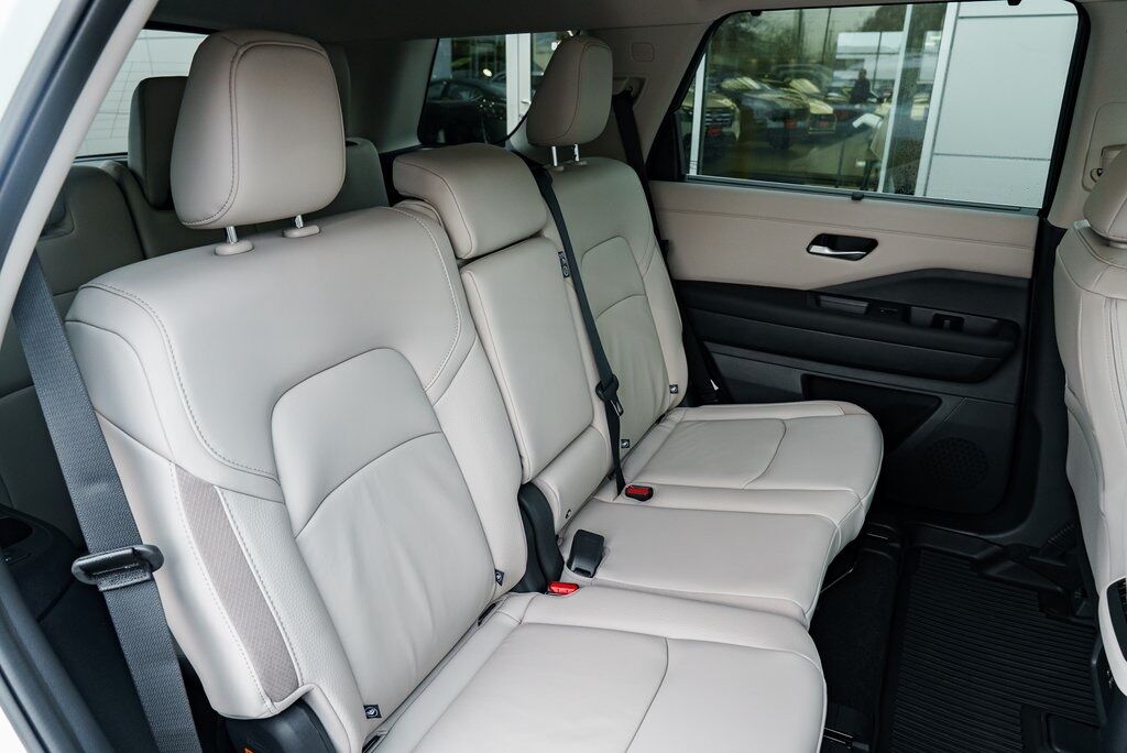 2025 Nissan Pathfinder SL Beaverton OR