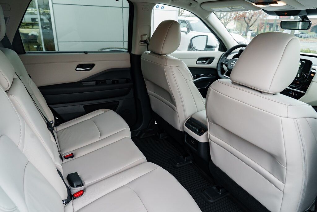 2025 Nissan Pathfinder SL Beaverton OR
