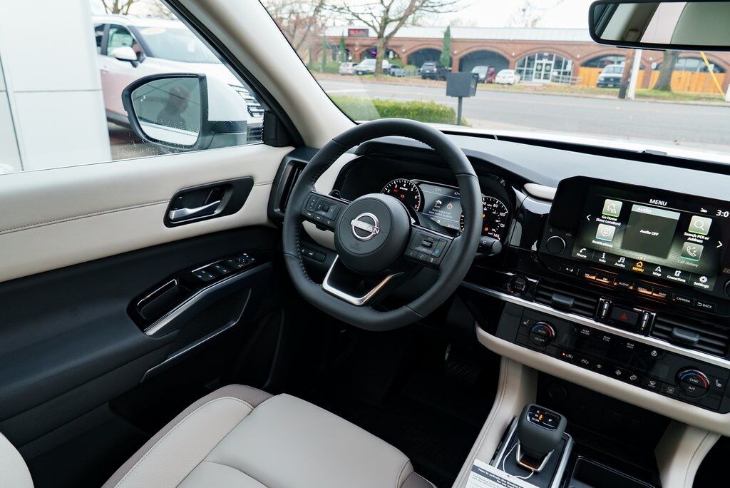 2025 Nissan Pathfinder SL Beaverton OR