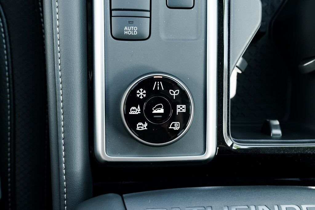 2025 Nissan Pathfinder SL Beaverton OR
