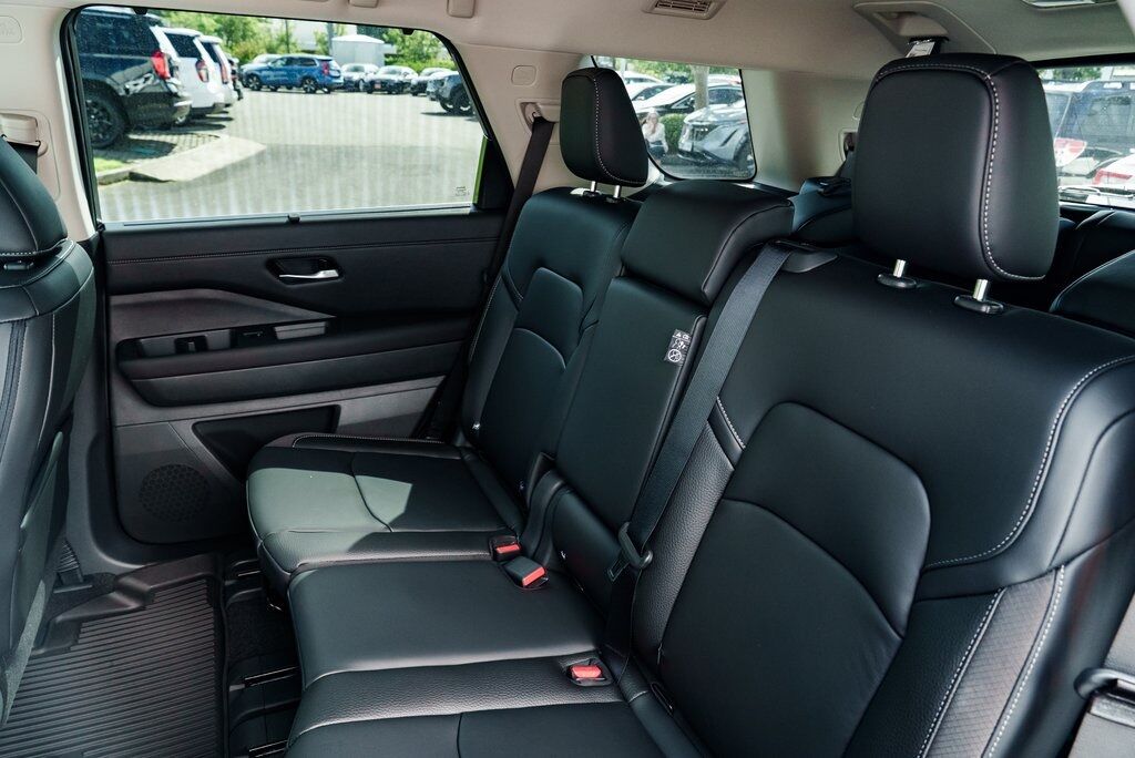 2025 Nissan Pathfinder SL Beaverton OR