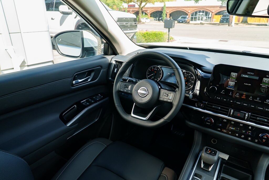 2025 Nissan Pathfinder SL Beaverton OR