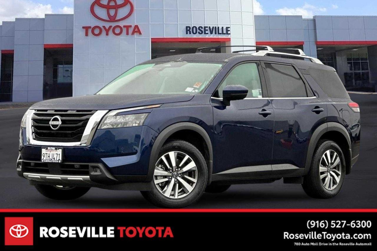 2025 Nissan Pathfinder SL