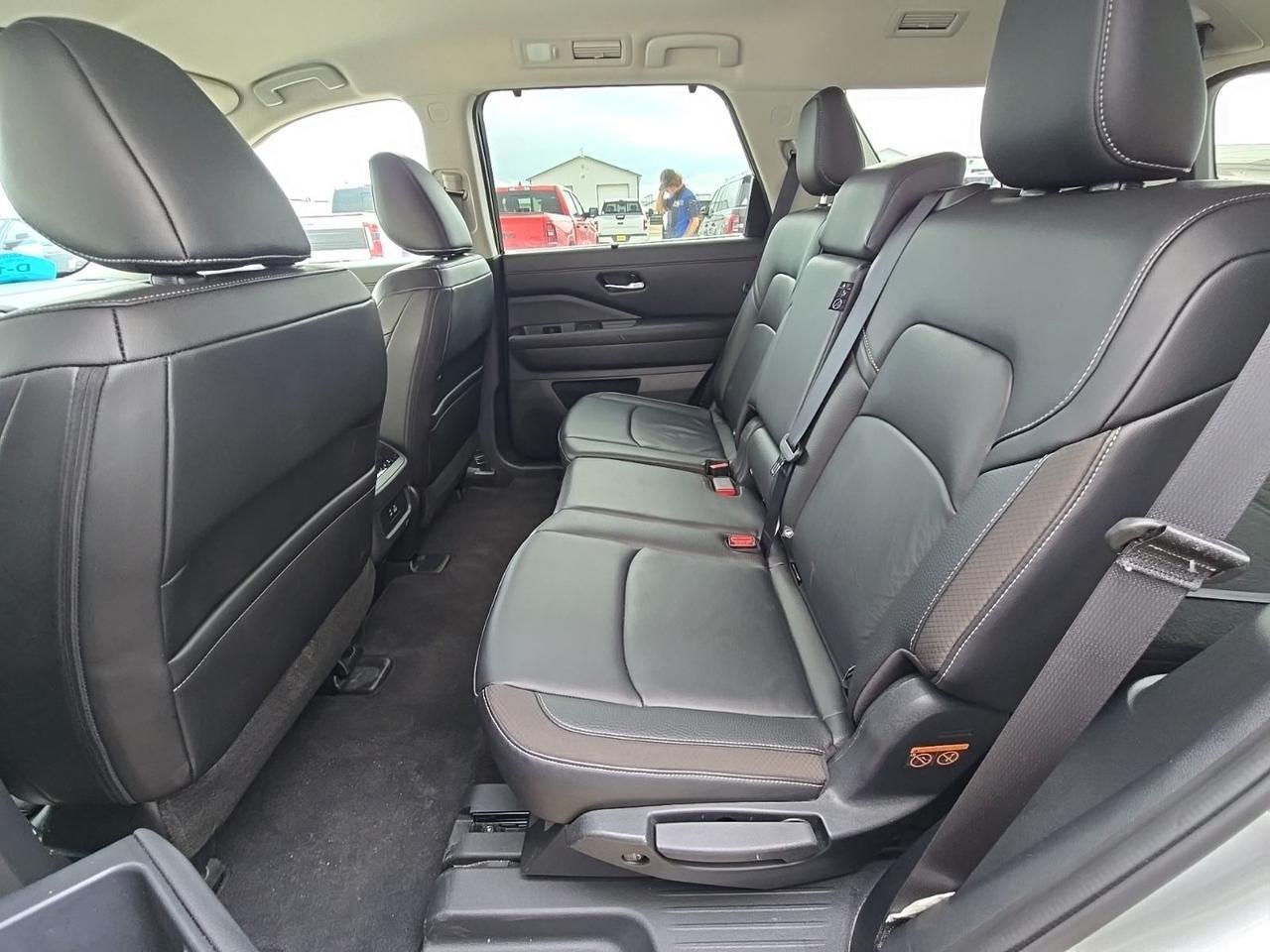2025 Nissan Pathfinder SL Watertown SD
