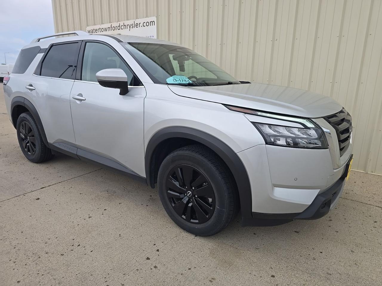 2025 Nissan Pathfinder SL Watertown SD