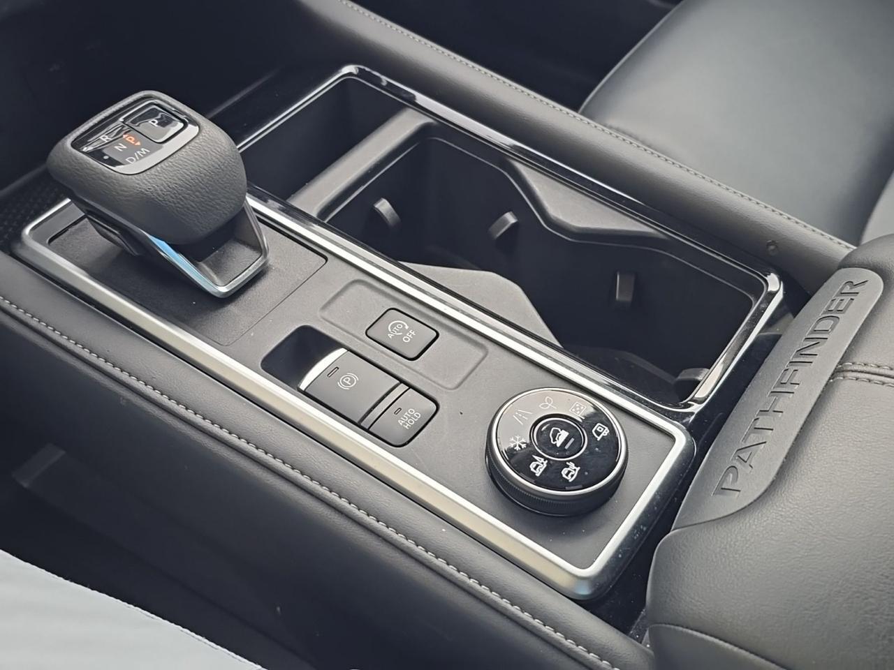 2025 Nissan Pathfinder SL Watertown SD