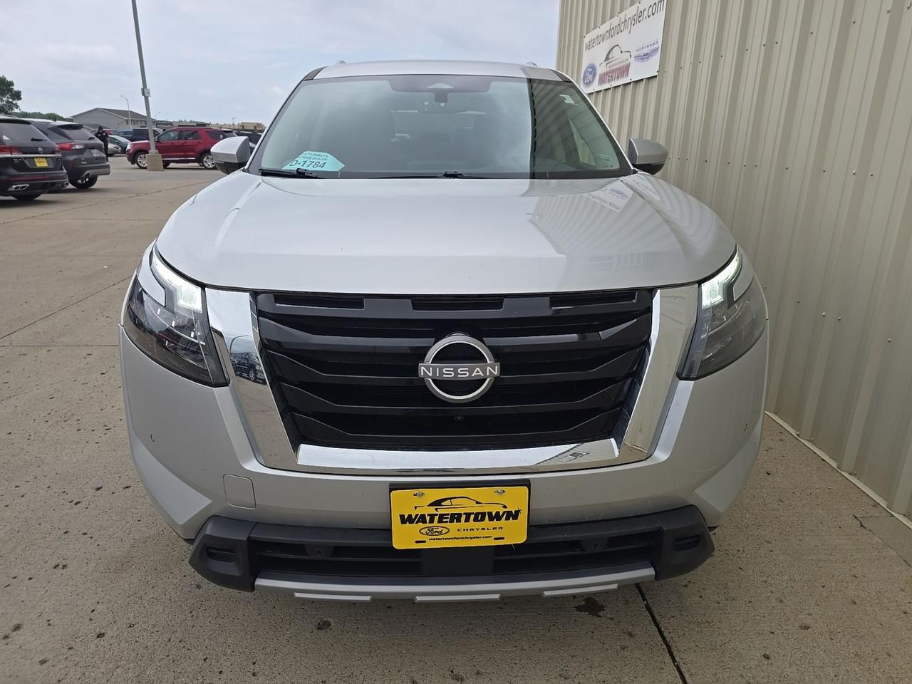 2025 Nissan Pathfinder SL Watertown SD