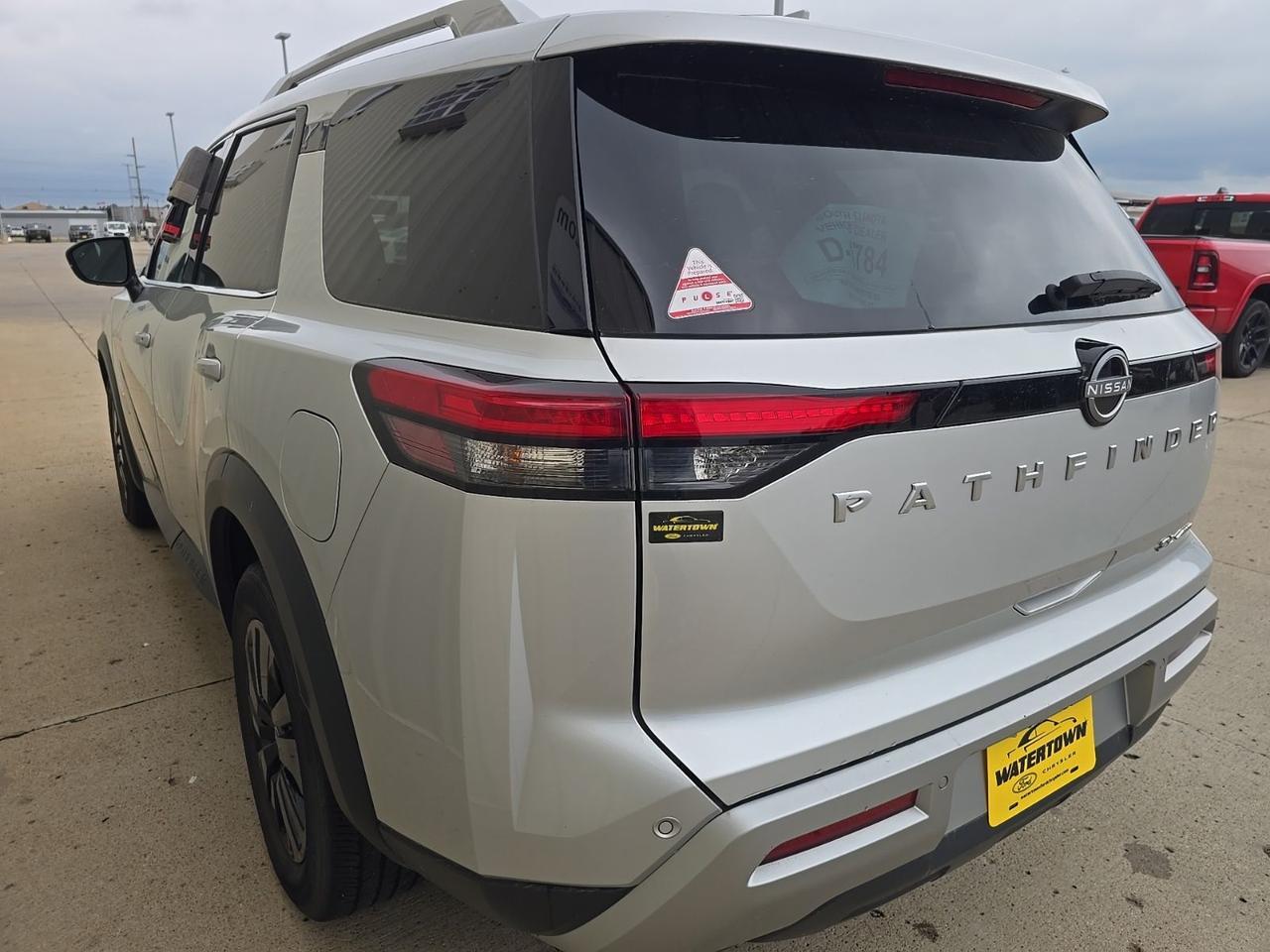 2025 Nissan Pathfinder SL Watertown SD