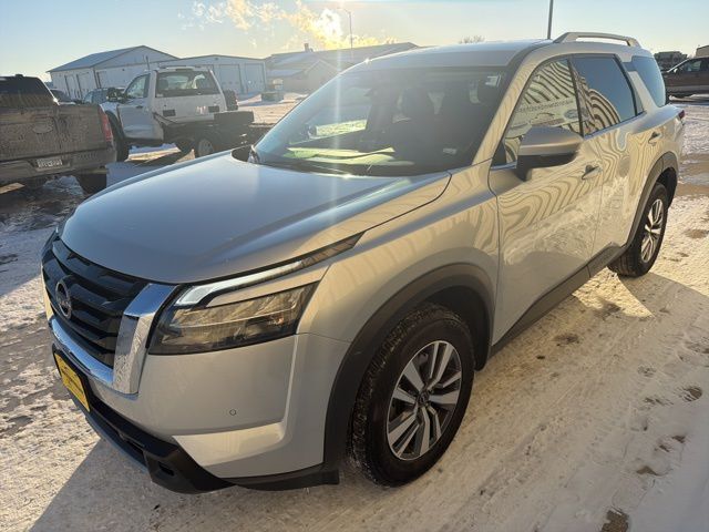 2025 Nissan Pathfinder SL Watertown SD