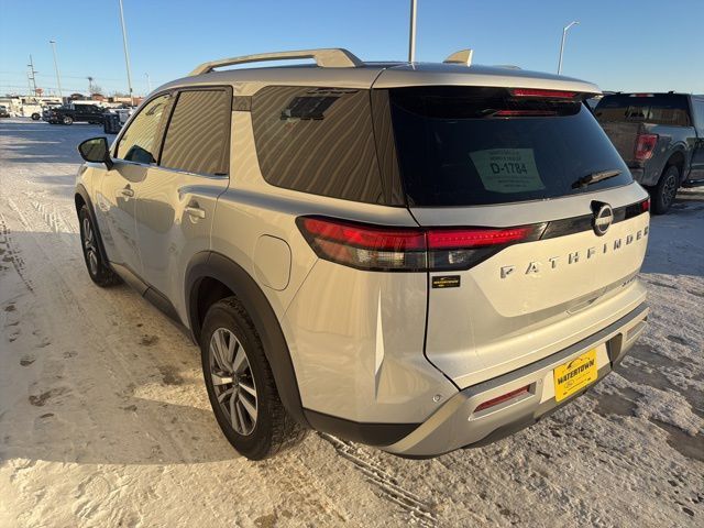 2025 Nissan Pathfinder SL Watertown SD