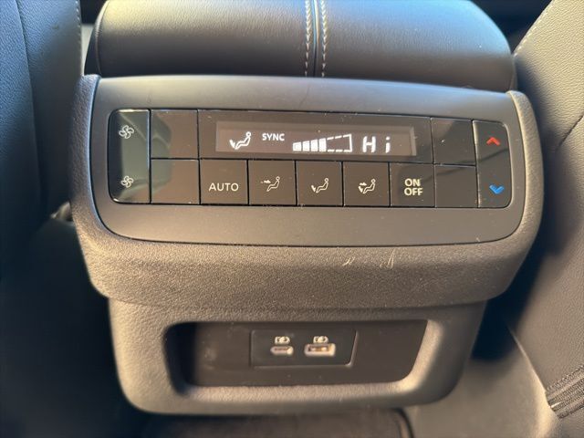 2025 Nissan Pathfinder SL Watertown SD