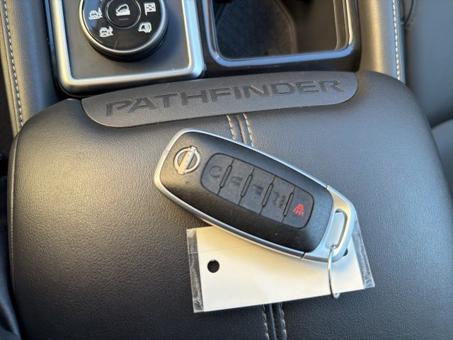 2025 Nissan Pathfinder SL Watertown SD