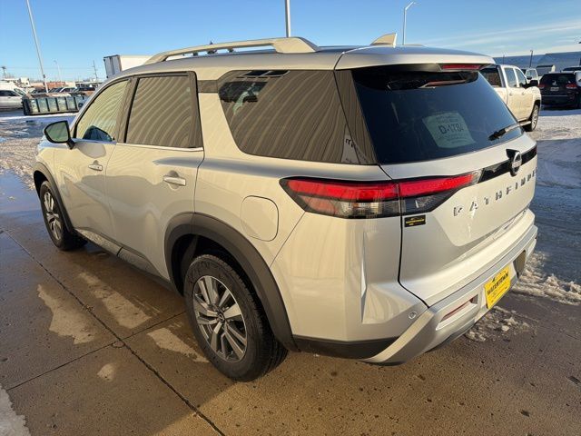 2025 Nissan Pathfinder SL Watertown SD