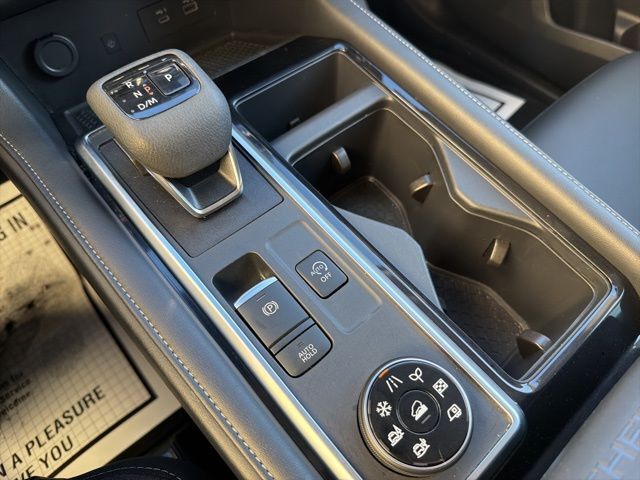 2025 Nissan Pathfinder SL Watertown SD