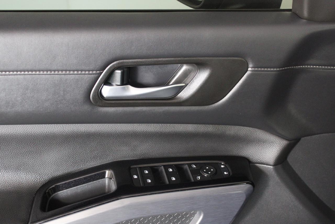 2025 Nissan Pathfinder SL Manassas VA