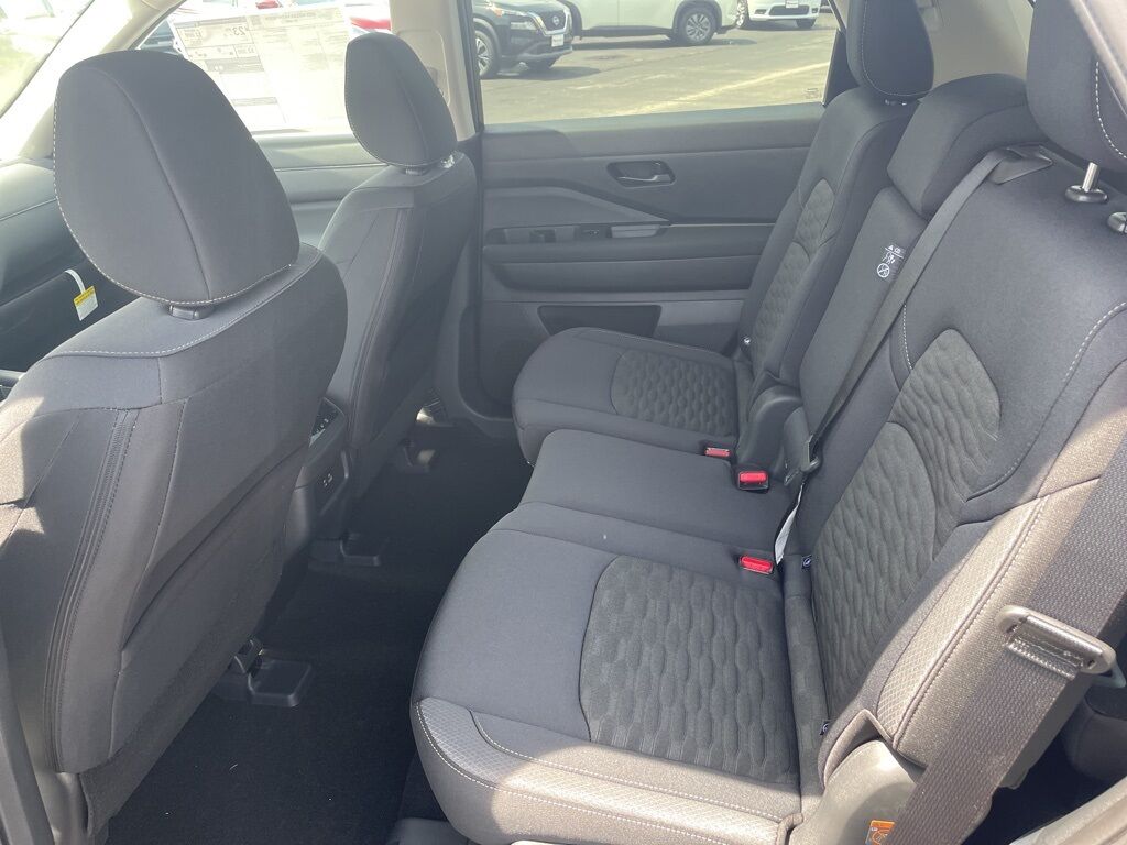 2025 Nissan Pathfinder SV 4WD Duluth MN