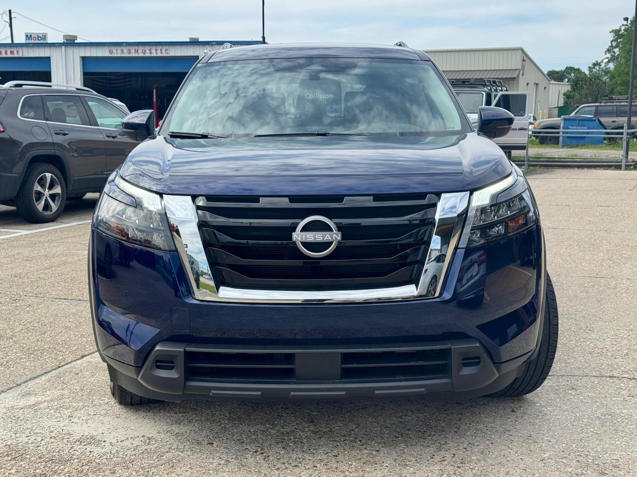 2025 Nissan Pathfinder SV FWD