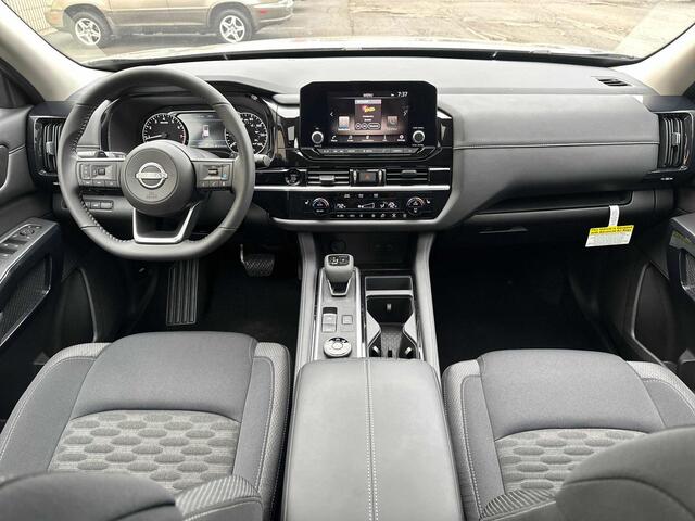 2025 Nissan Pathfinder SV Glendale Heights IL